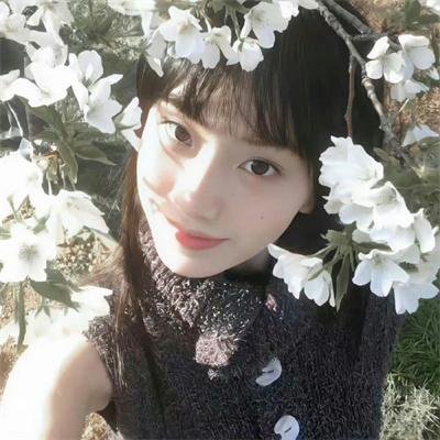 裸女游城